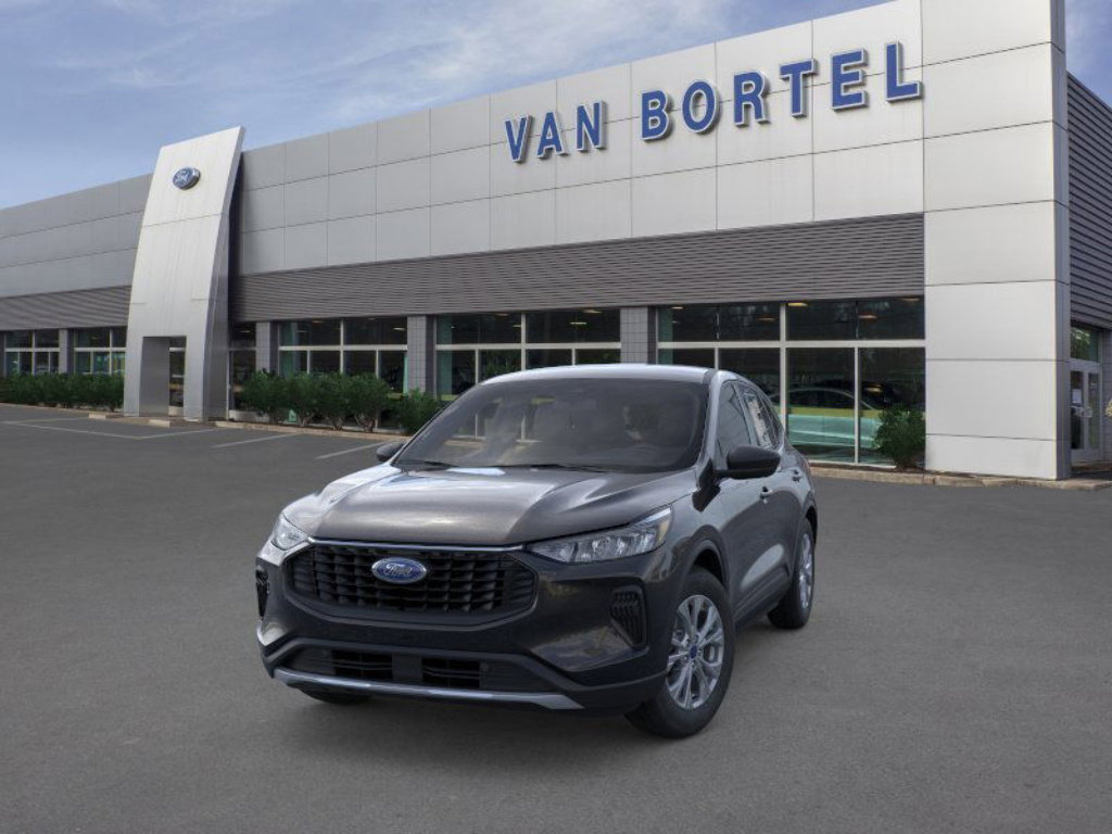 Used 2025 Ford Escape Active w/ Cold Weather Package AWD/4WD image 2