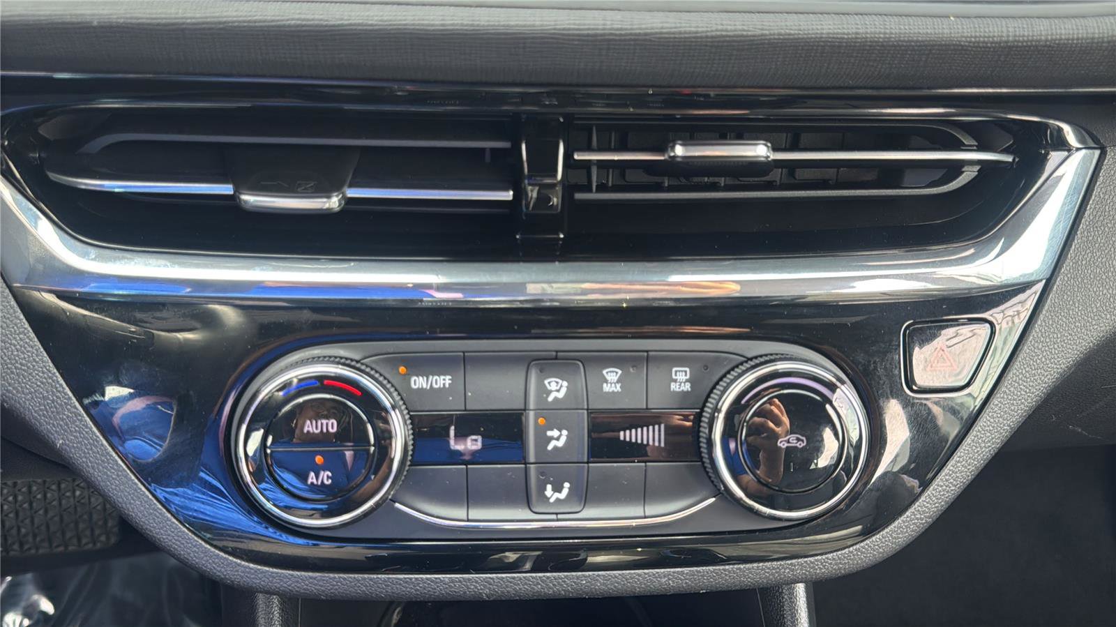 Used 2025 Buick Envista Sport Touring FWD image 19