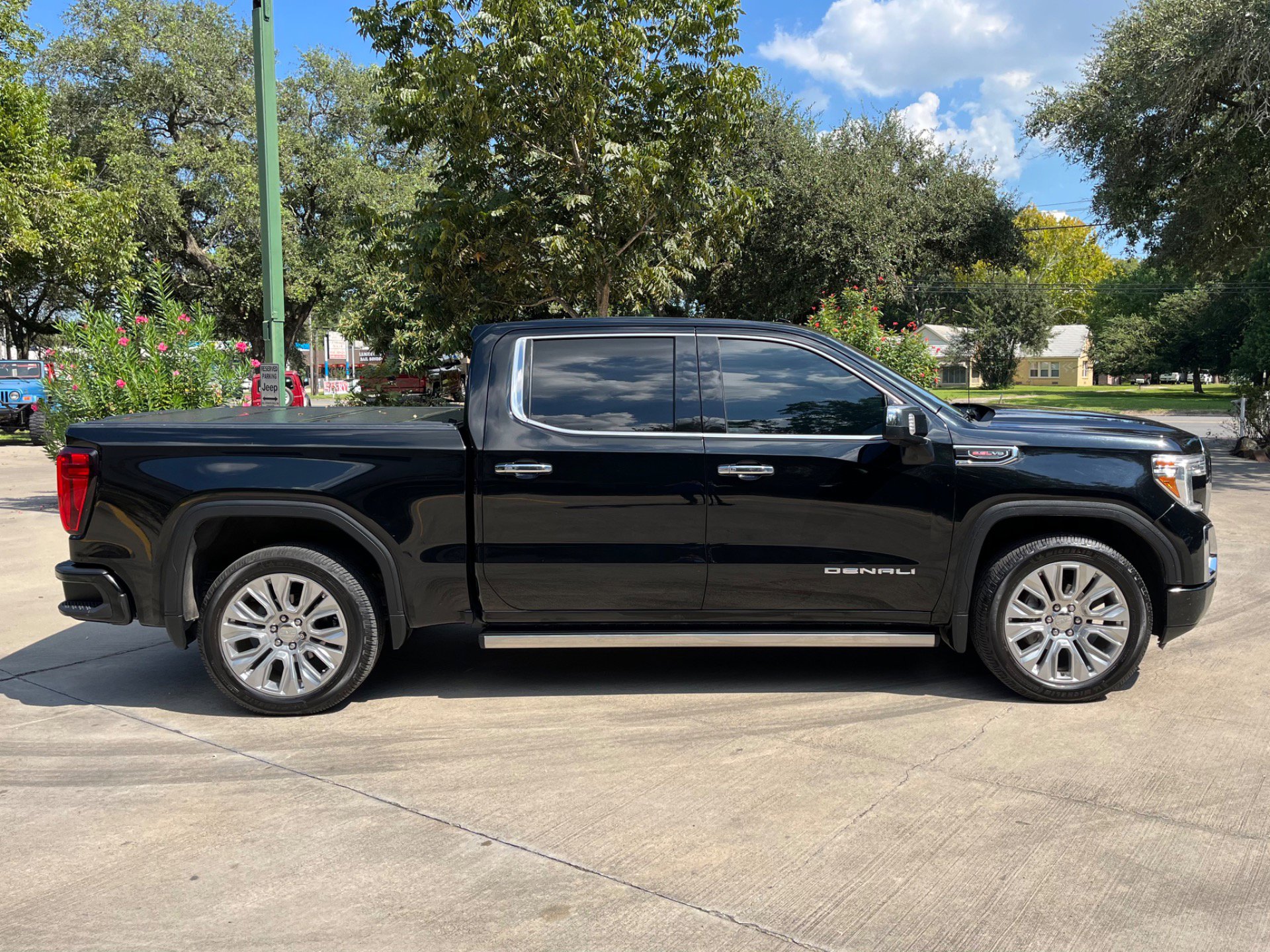 Used 2021 GMC Sierra 1500 Denali w/ Denali Premium Package image 10