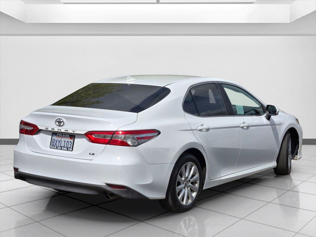 Used 2019 Toyota Camry LE w/ Convenience Package FWD image 5