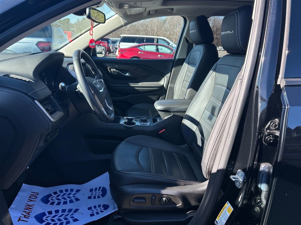 Used 2022 GMC Terrain Denali w/ Black Diamond Edition image 11