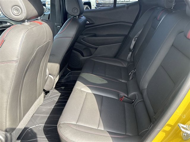 Certified 2025 Chevrolet Trax RS w/ Sunroof Package image 24