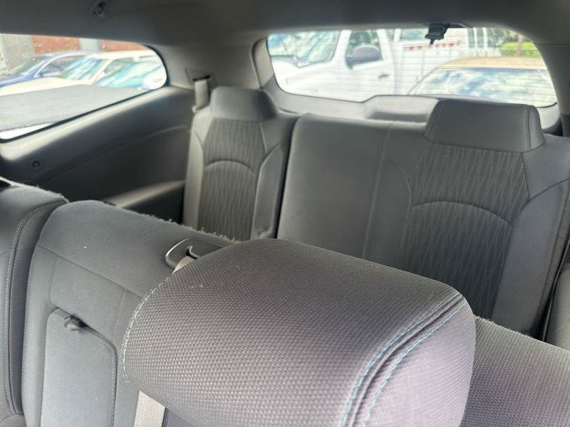 Used 2017 Chevrolet Traverse LS FWD image 10