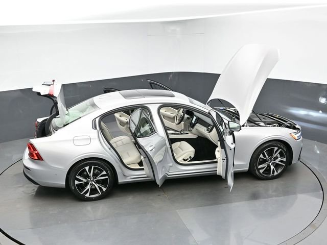 Used 2025 Volvo S60 B5 Plus AWD/4WD image 48