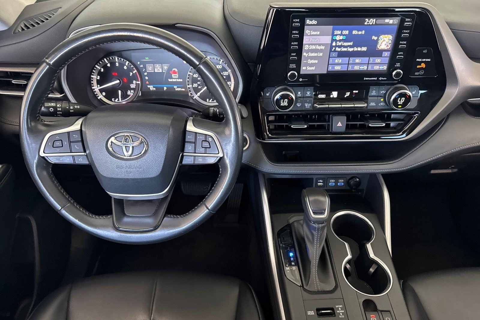 Used 2022 Toyota Highlander XLE AWD/4WD image 32