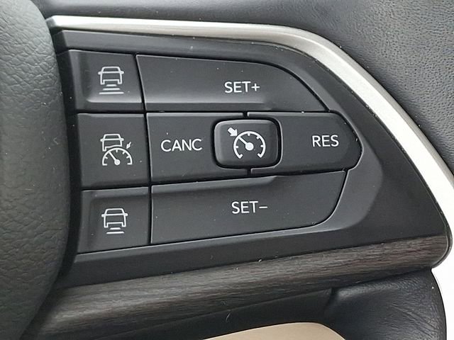 Used 2021 Jeep Grand Cherokee L Limited AWD/4WD image 25