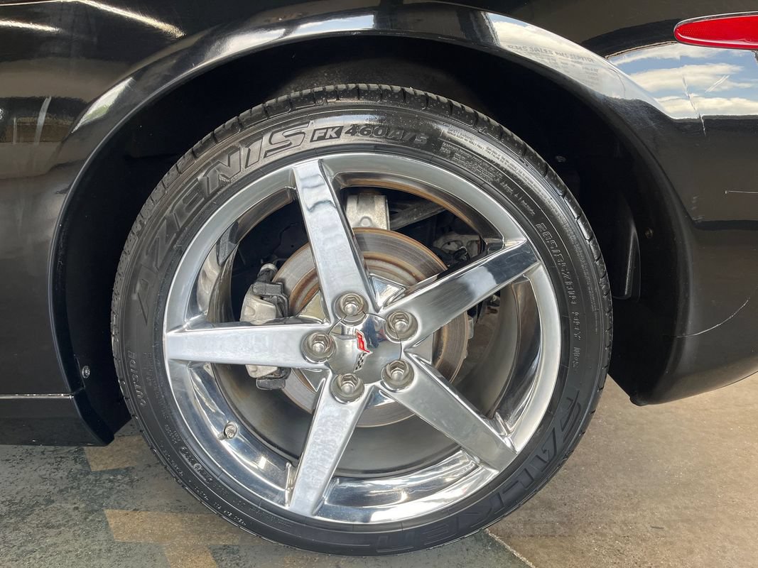 Used 2007 Chevrolet Corvette Coupe w/ Preferred Equipment Group RWD image 35