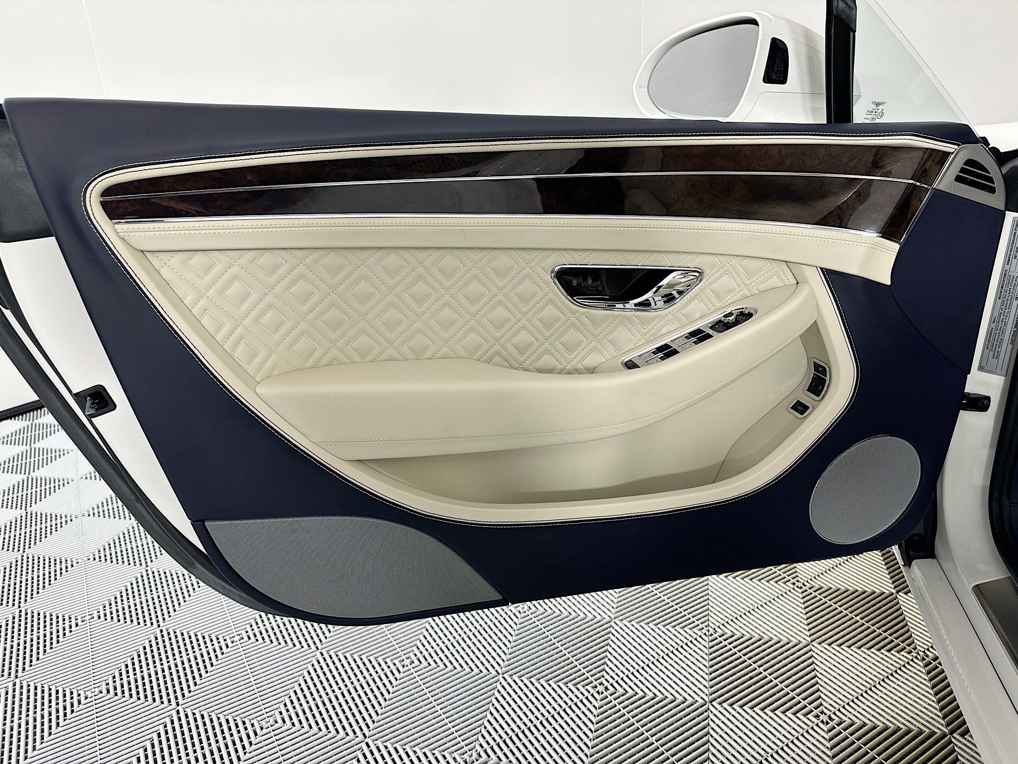 Certified 2021 Bentley Continental GT AWD/4WD image 17