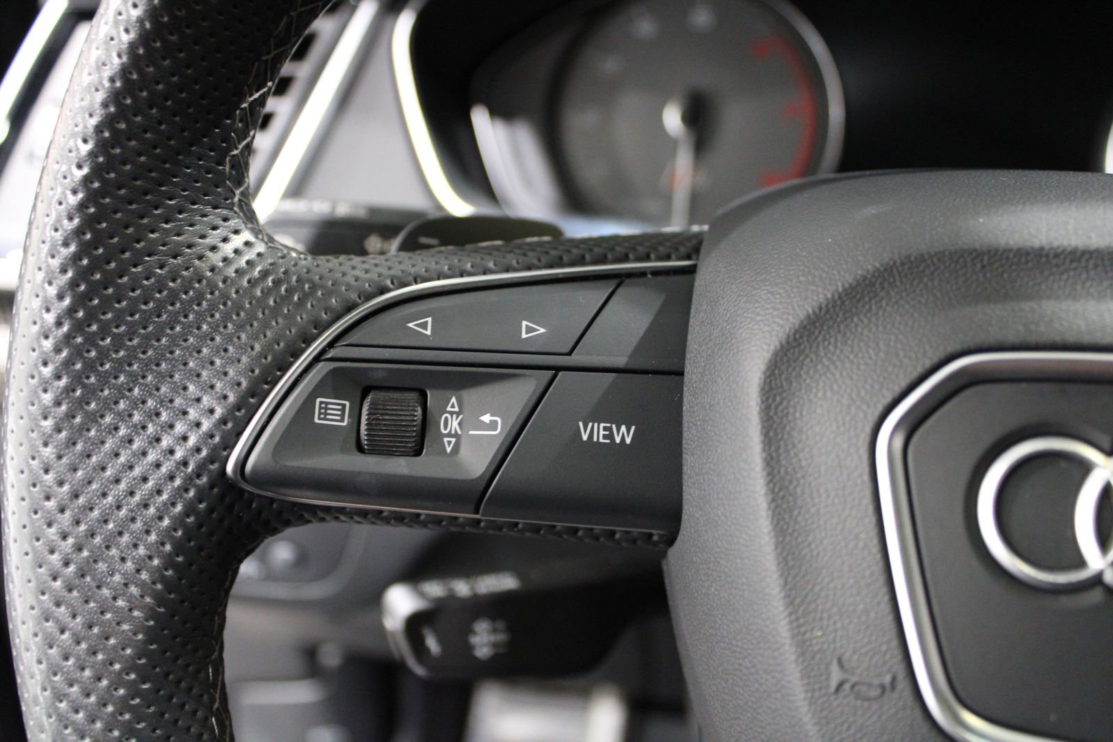 Used 2022 Audi SQ5 Premium w/ Convenience Package image 29