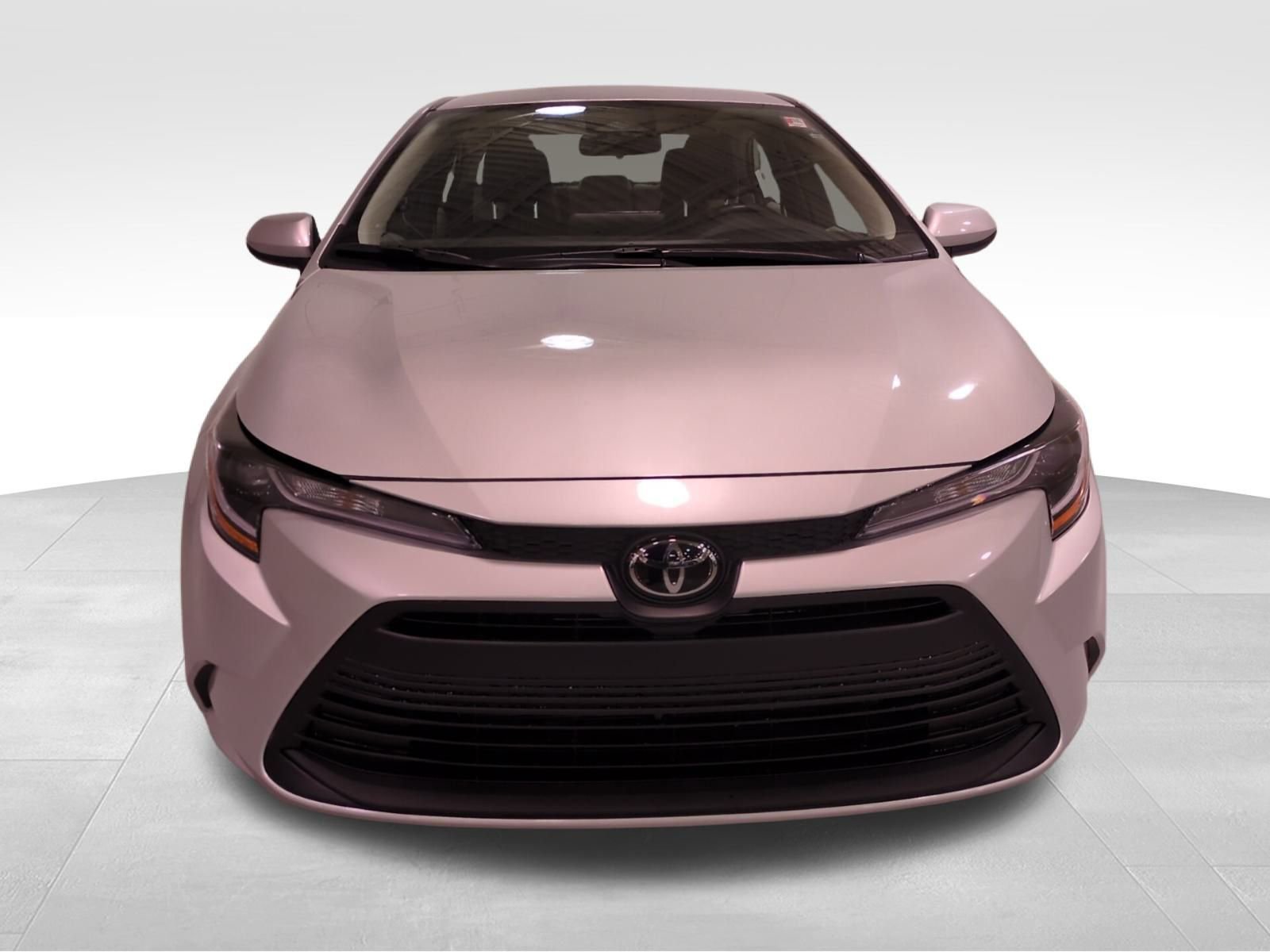 Used 2025 Toyota Corolla LE image 9