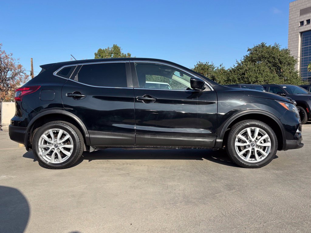 Used 2021 Nissan Rogue Sport S FWD image 2