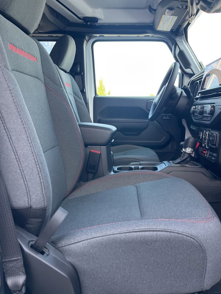 New 2025 Jeep Gladiator Rubicon w/ Convenience Group image 9