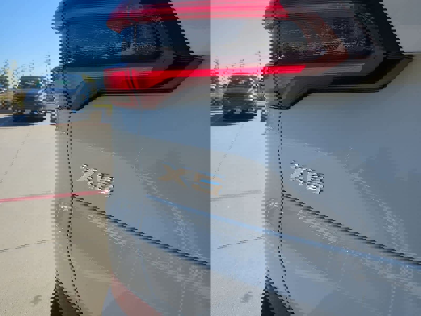 Used 2022 BMW X5 xDrive40i w/ Premium Package image 11