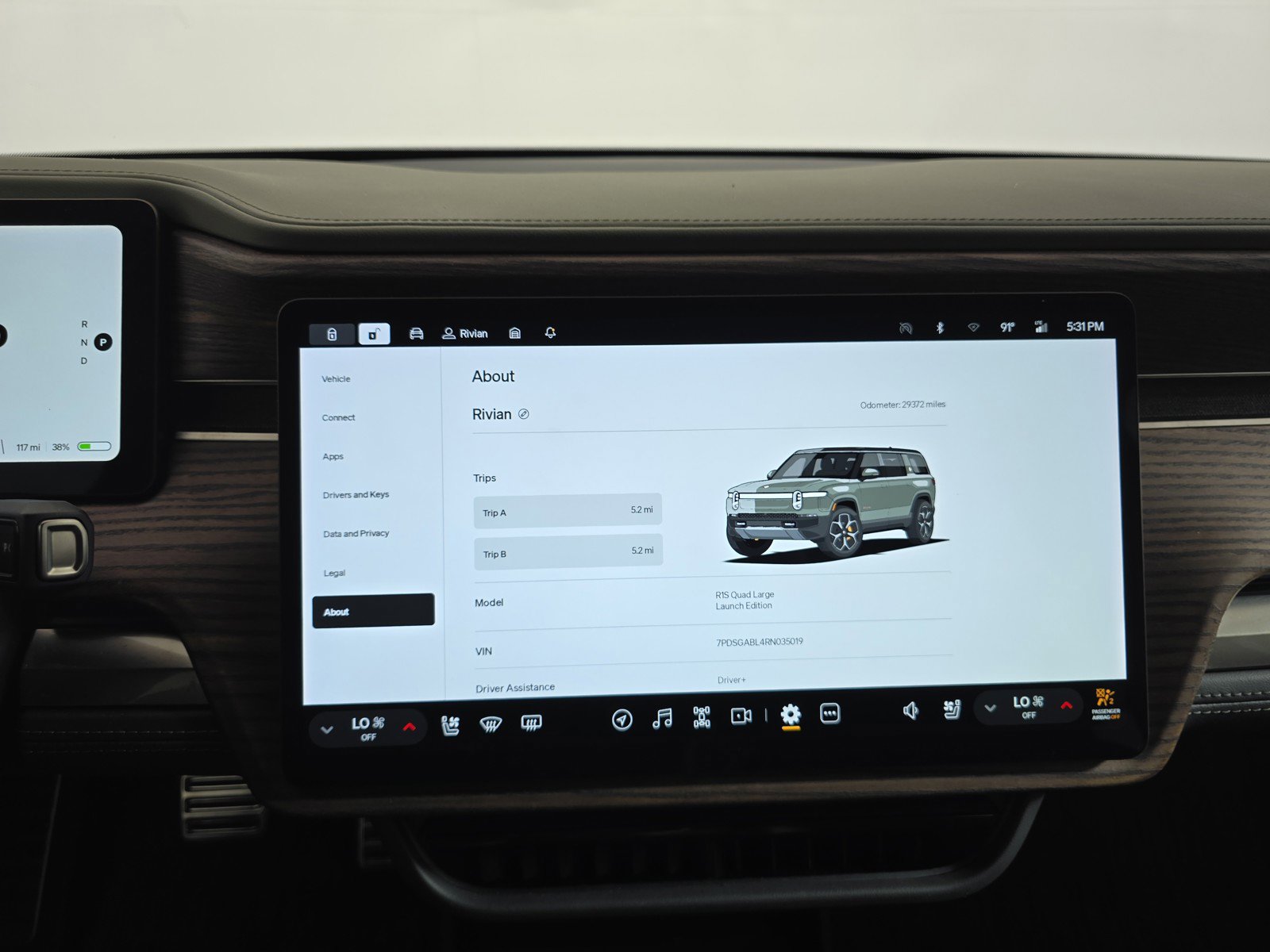 Used 2024 Rivian R1S Launch Edition AWD/4WD image 29