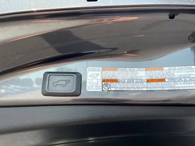 Used 2018 Toyota RAV4 SE w/ Power Extra Value Package AWD/4WD image 13