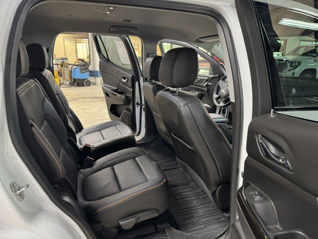 Used 2023 GMC Acadia AT4 w/ Technology Package AWD/4WD image 12
