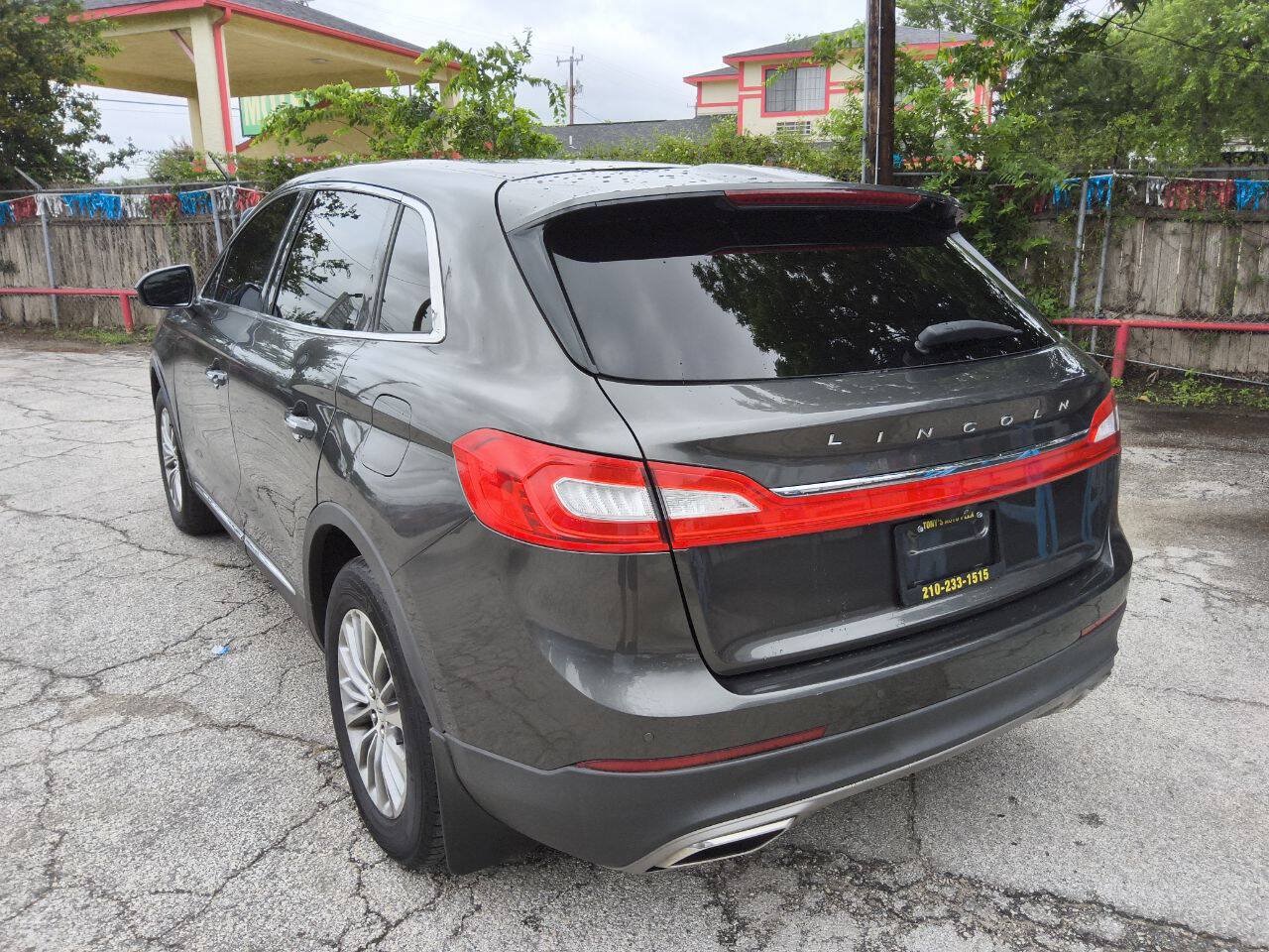 Used 2017 Lincoln MKX Select w/ Select Plus Package FWD image 6