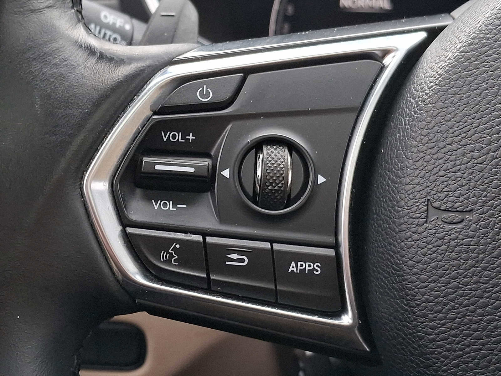 Used 2023 Acura MDX SH-AWD w/ Technology Package image 16