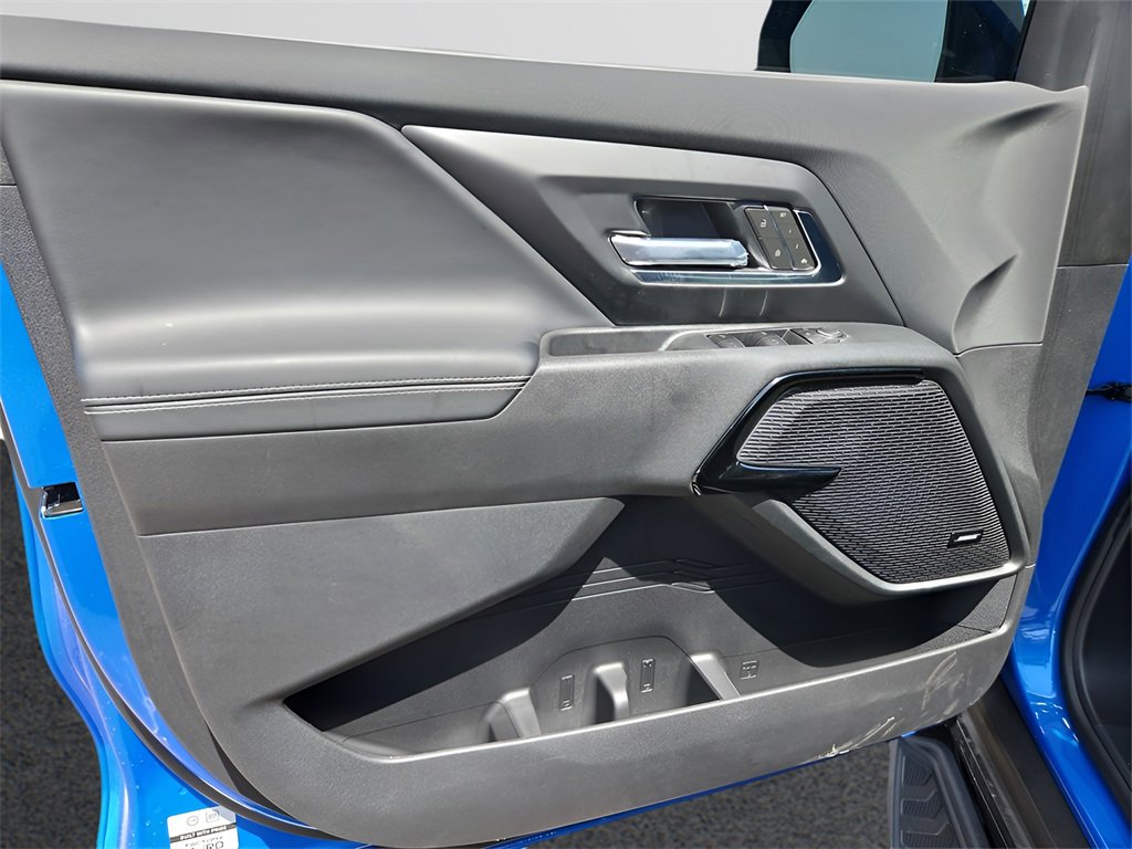 New 2025 Chevrolet Silverado EV LT image 18