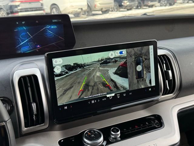 Used 2025 Ford Expedition Active image 3