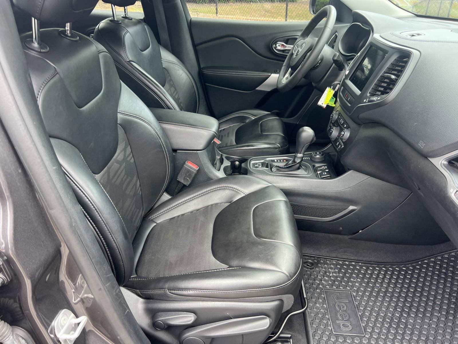 Used 2022 Jeep Cherokee Latitude AWD/4WD image 13