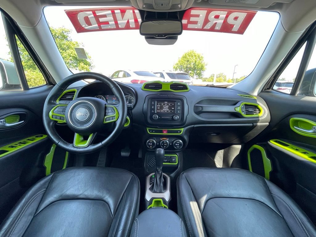 Used 2016 Jeep Renegade Limited FWD image 28