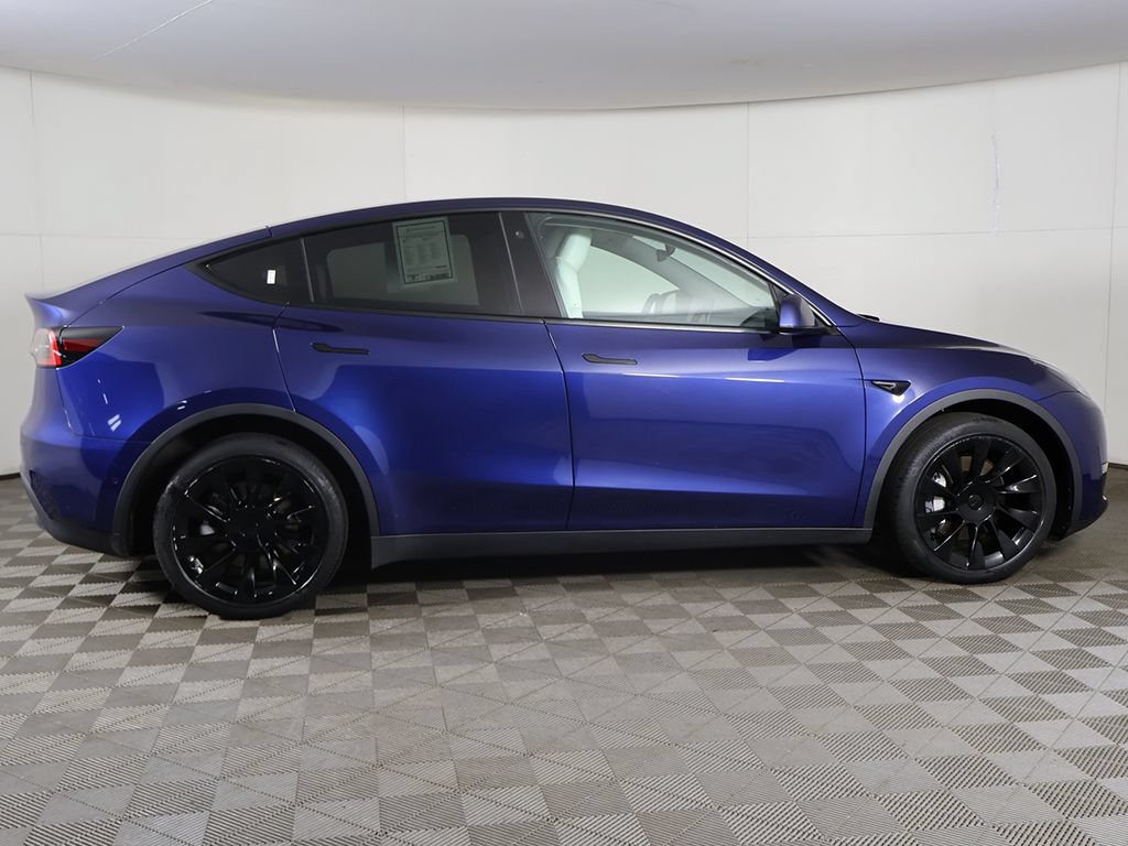 Used 2022 Tesla Model Y Long Range AWD/4WD image 14