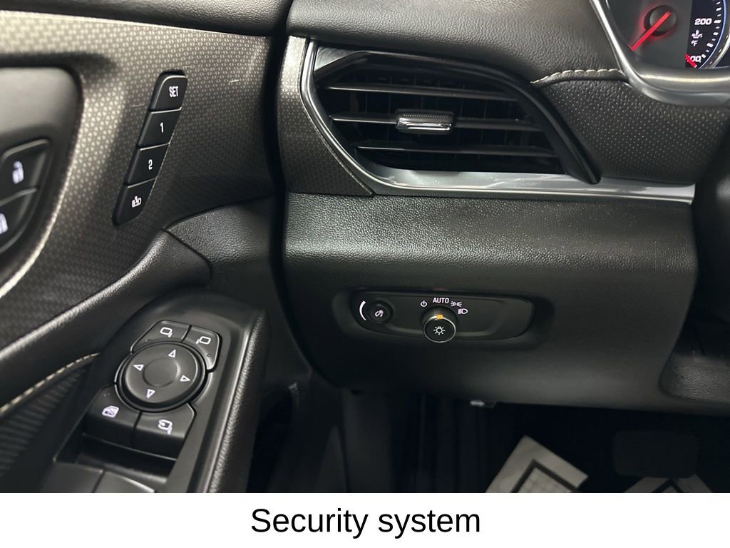 Certified 2023 Chevrolet Traverse Premier w/ Redline Edition image 40