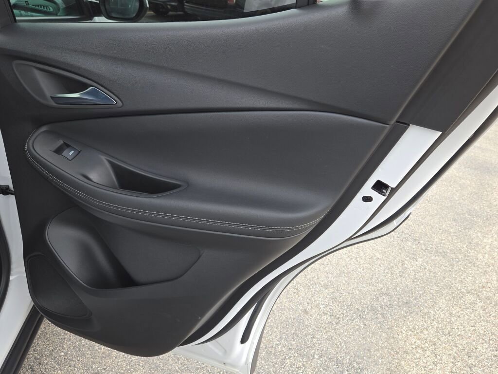 Used 2022 Buick Encore GX Essence w/ Experience Buick Package image 14