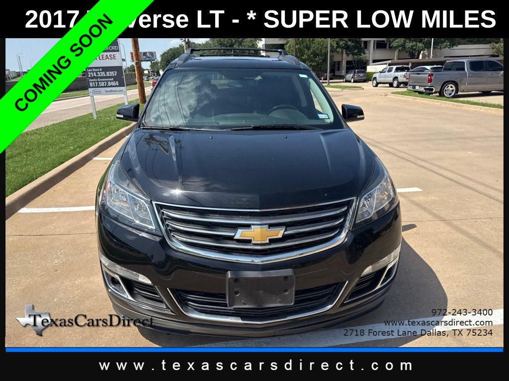 Used 2017 Chevrolet Traverse LT FWD image 2