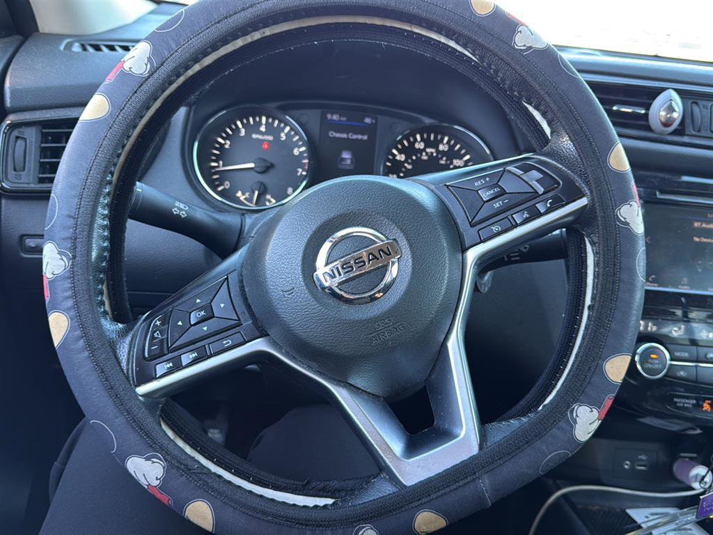 Used 2020 Nissan Rogue SV image 13