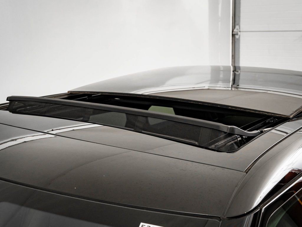 Used 2023 Land Rover Range Rover Evoque R-Dynamic SE image 14