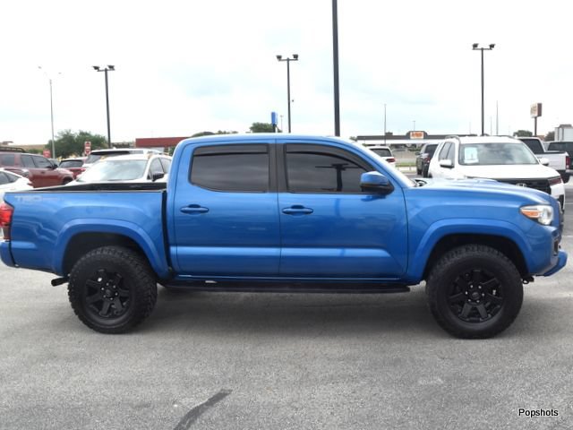Used 2017 Toyota Tacoma TRD Sport w/ Tow Package RWD image 3