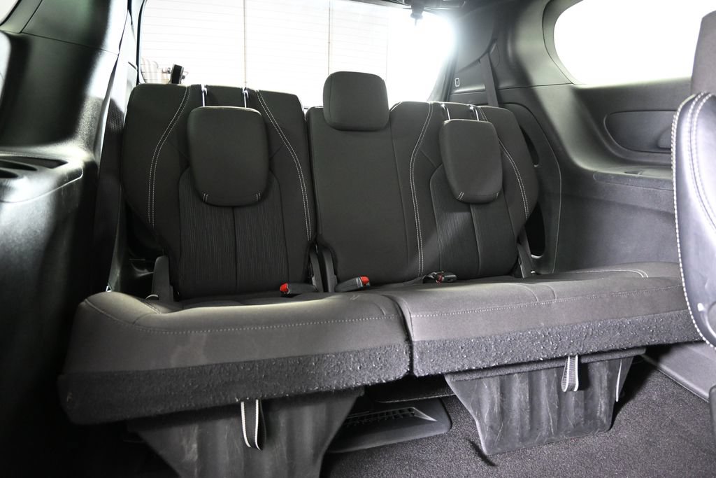 Used 2024 Chrysler Pacifica Touring FWD image 16