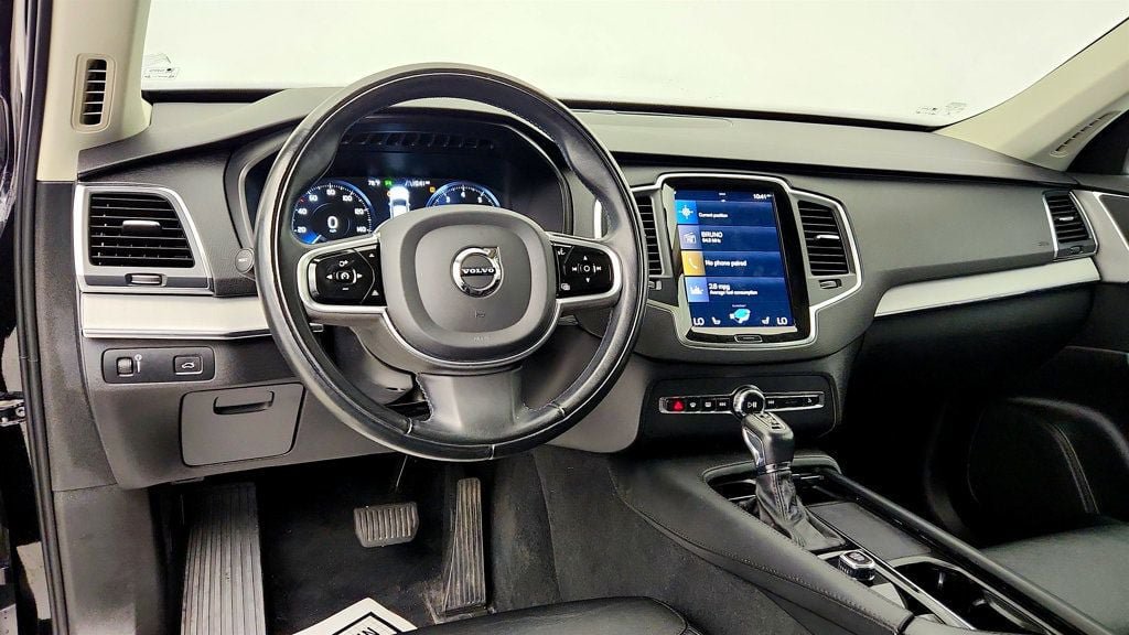 Used 2022 Volvo XC90 T5 Momentum AWD/4WD image 12