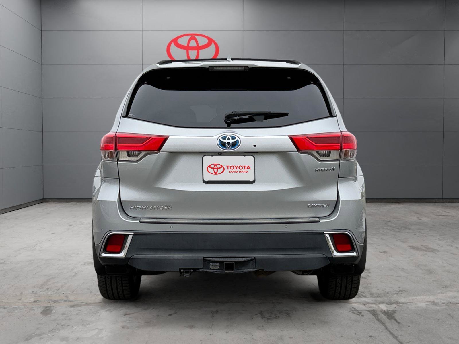 Used 2017 Toyota Highlander Limited Platinum image 4