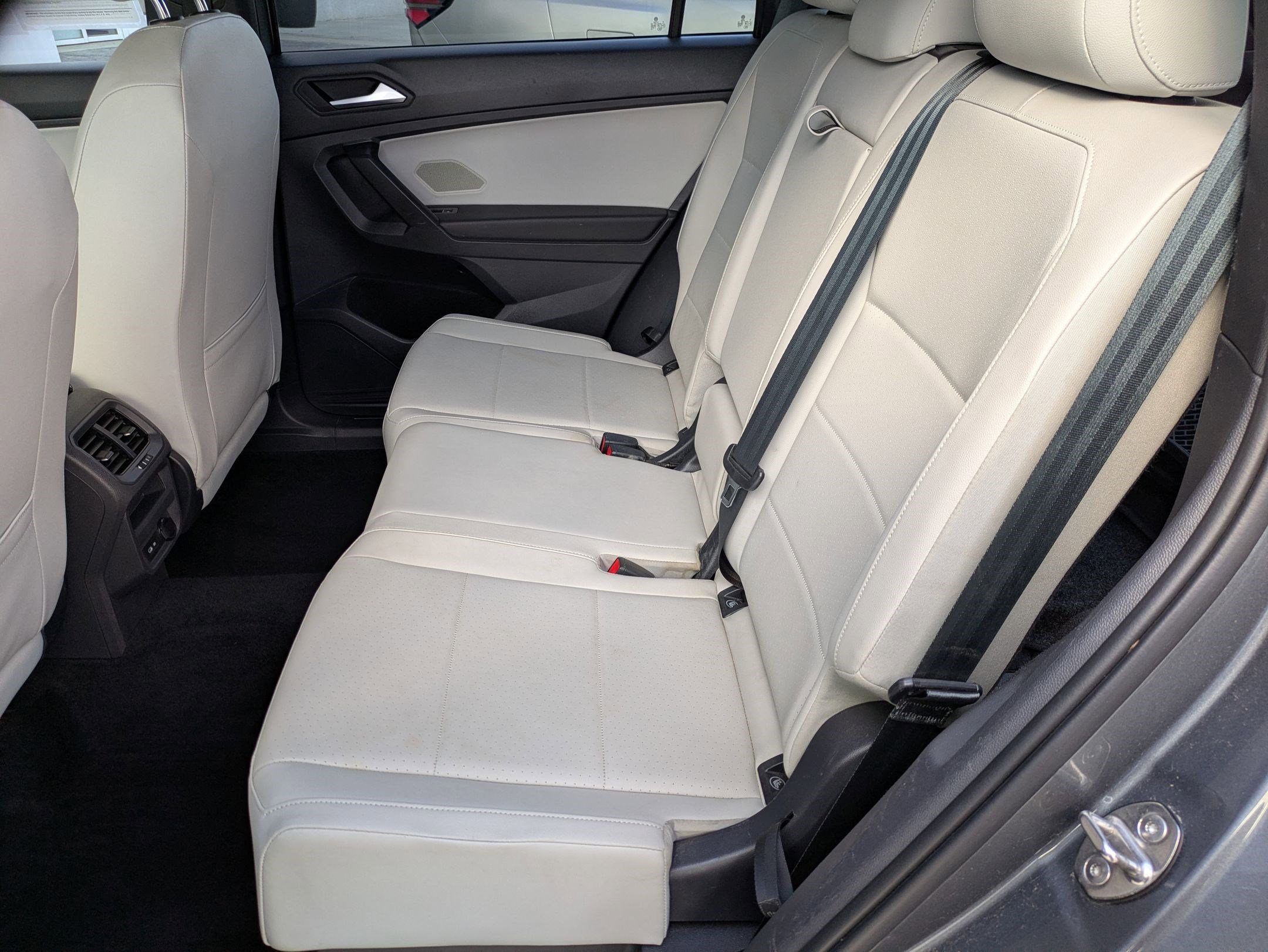 Used 2021 Volkswagen Tiguan SE image 24