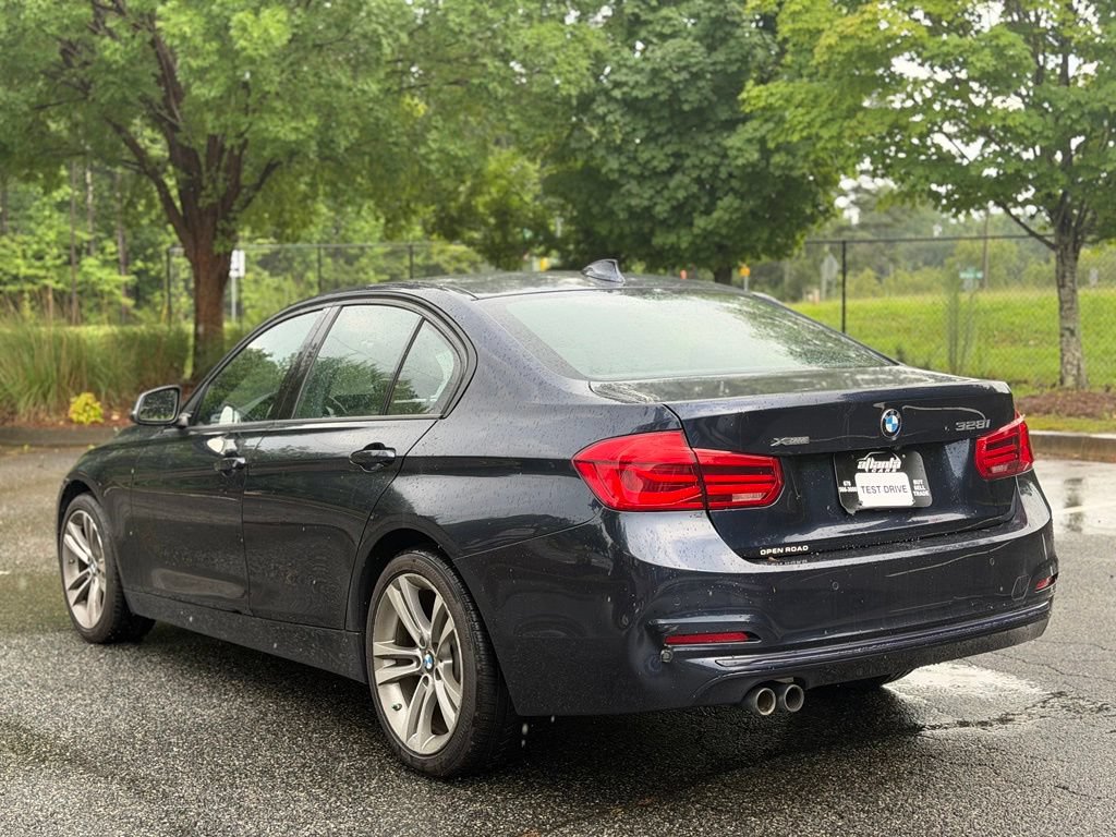 Used 2016 BMW 328i xDrive Sedan AWD/4WD image 3