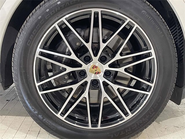 Certified 2024 Porsche Cayenne image 16