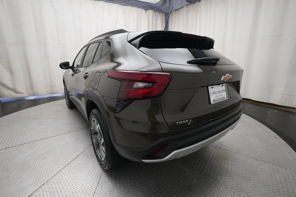 Used 2024 Chevrolet Trax LT w/ Driver Confidence Package FWD image 33