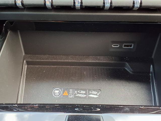 New 2026 GMC Yukon AT4 w/ AT4 Premium Package AWD/4WD image 9