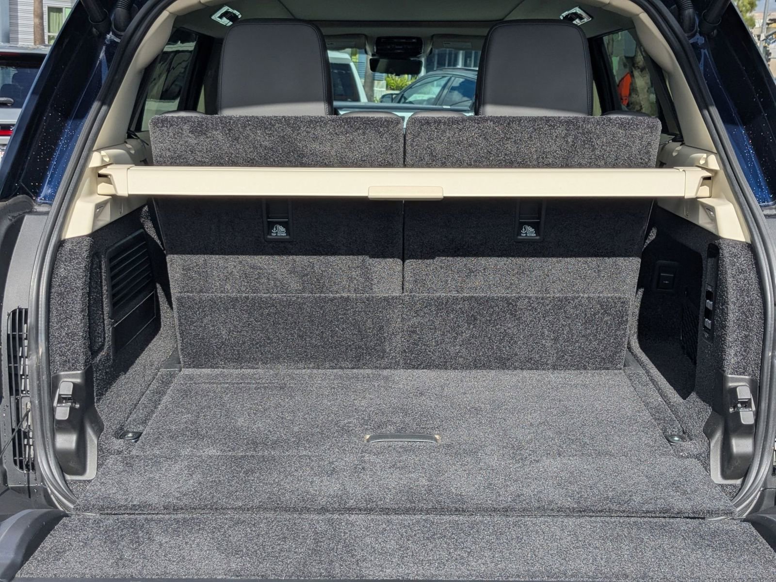 Used 2023 Land Rover Range Rover Long Wheelbase SE image 6