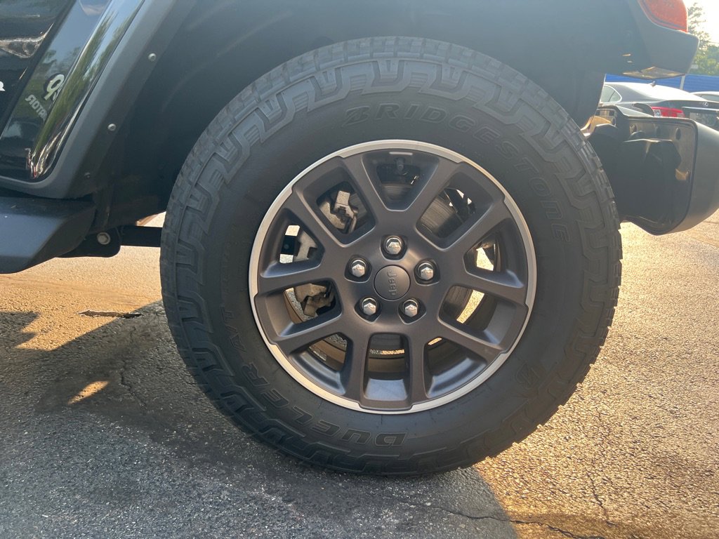 Used 2021 Jeep Gladiator Overland image 35