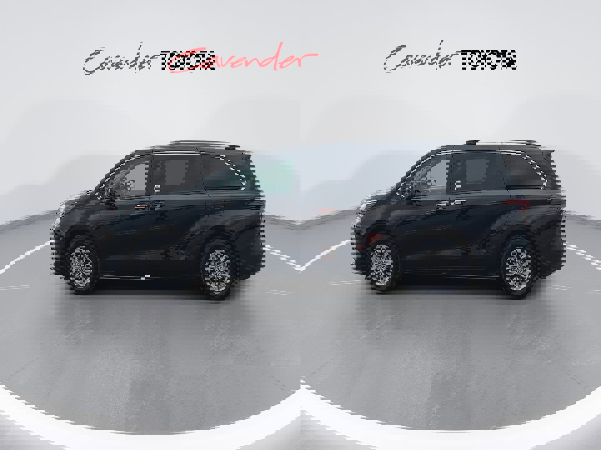 Certified 2026 Toyota Sienna XLE image 5