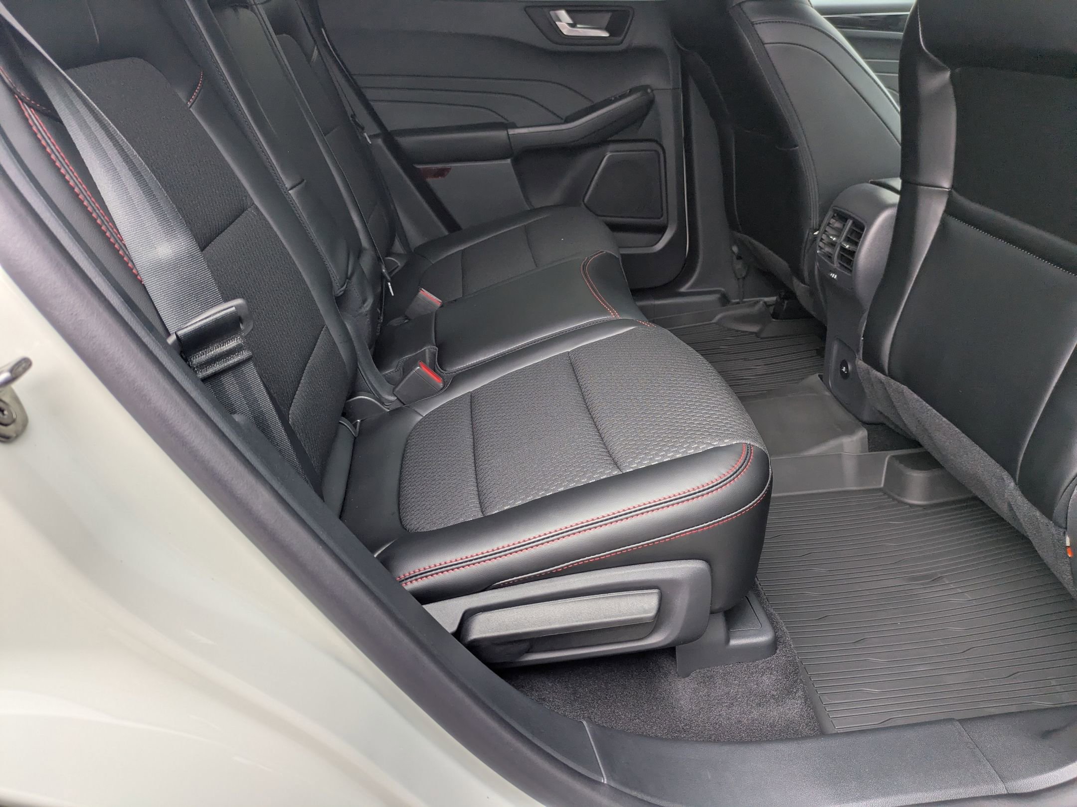 New 2025 Ford Escape ST-Line w/ Equipment Group 301A image 34