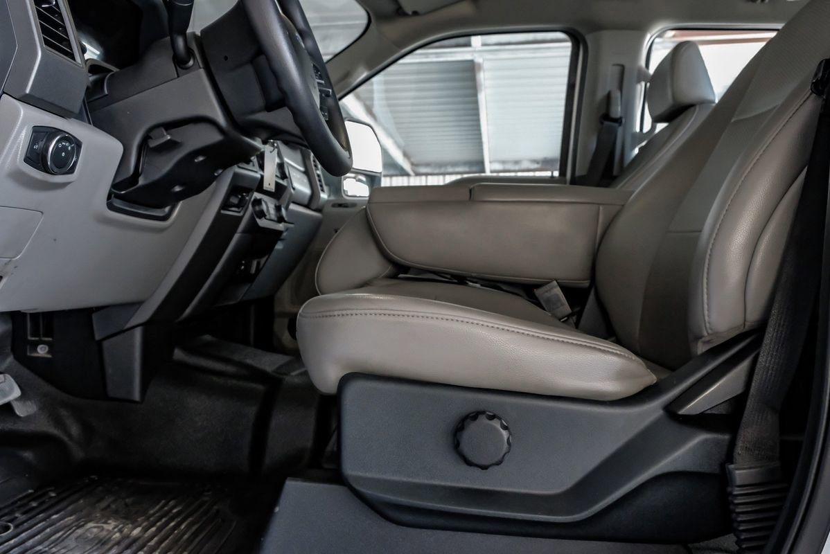 Used 2021 Ford F550 4x4 Crew Cab Super Duty w/ Power Equipment Group image 28