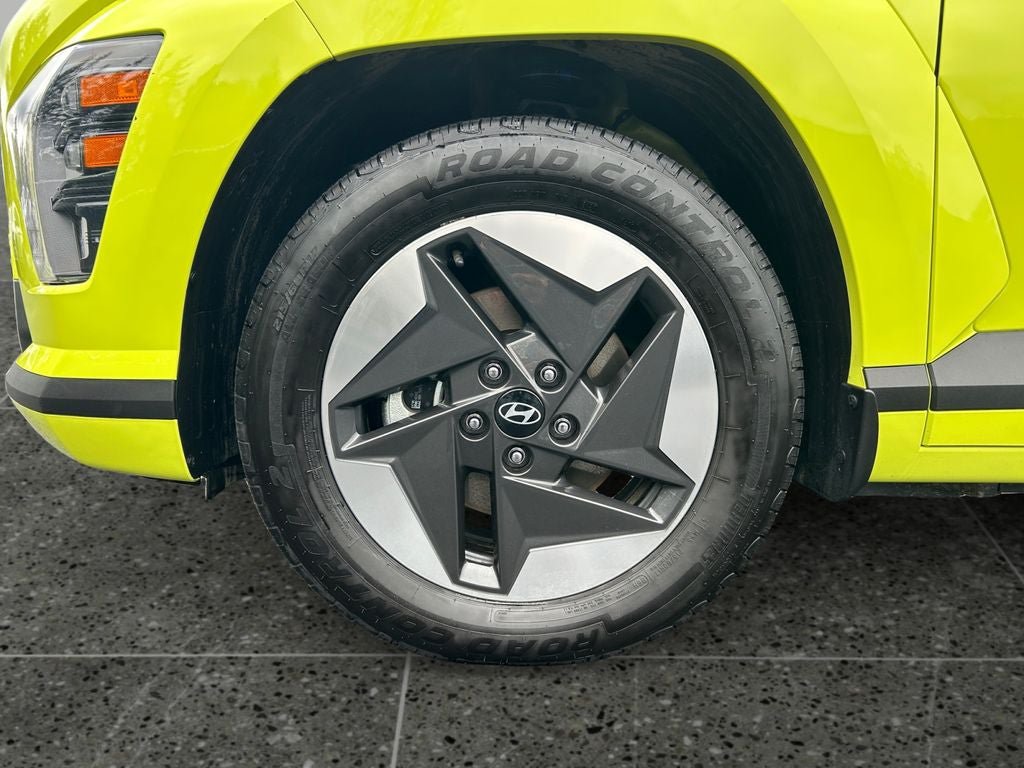 Used 2024 Hyundai Kona SEL FWD image 4