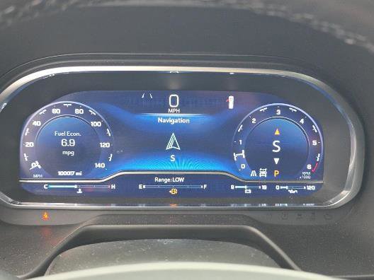 Used 2023 Chevrolet Suburban Premier image 13