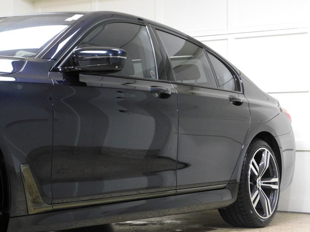 Used 2019 BMW 750i xDrive AWD/4WD image 17