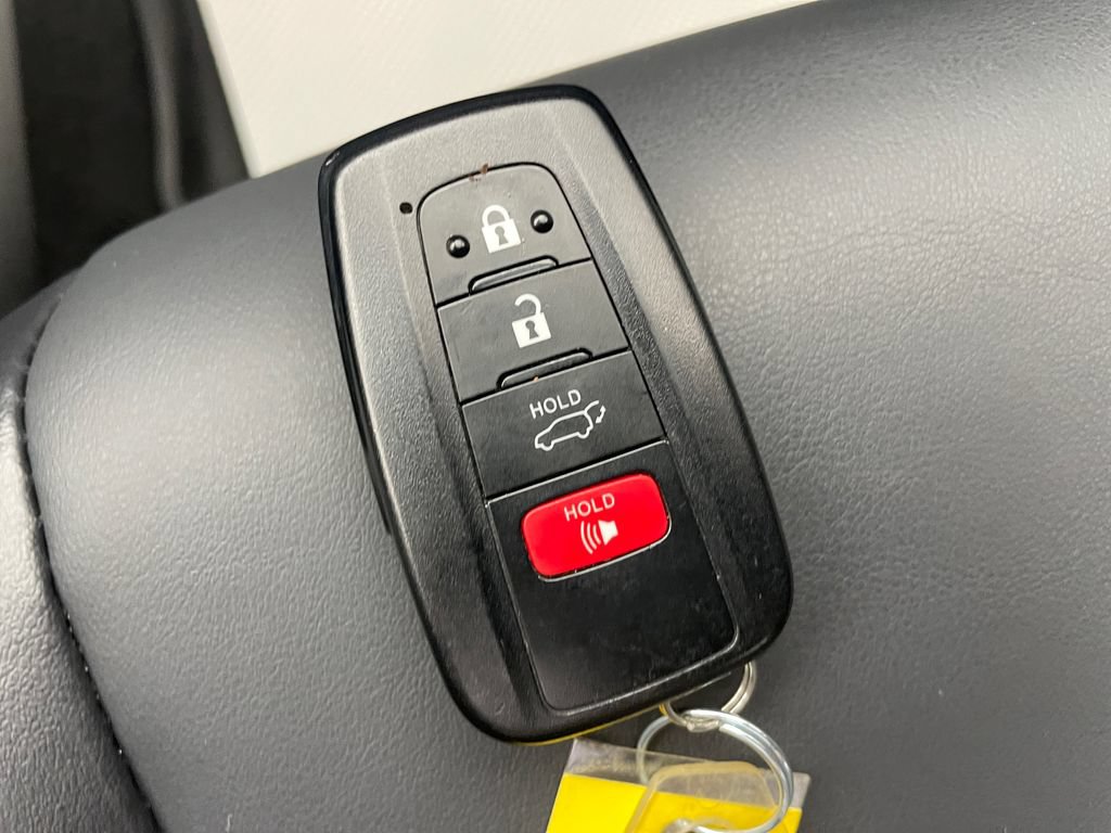Used 2022 Toyota RAV4 XLE Premium AWD/4WD image 26